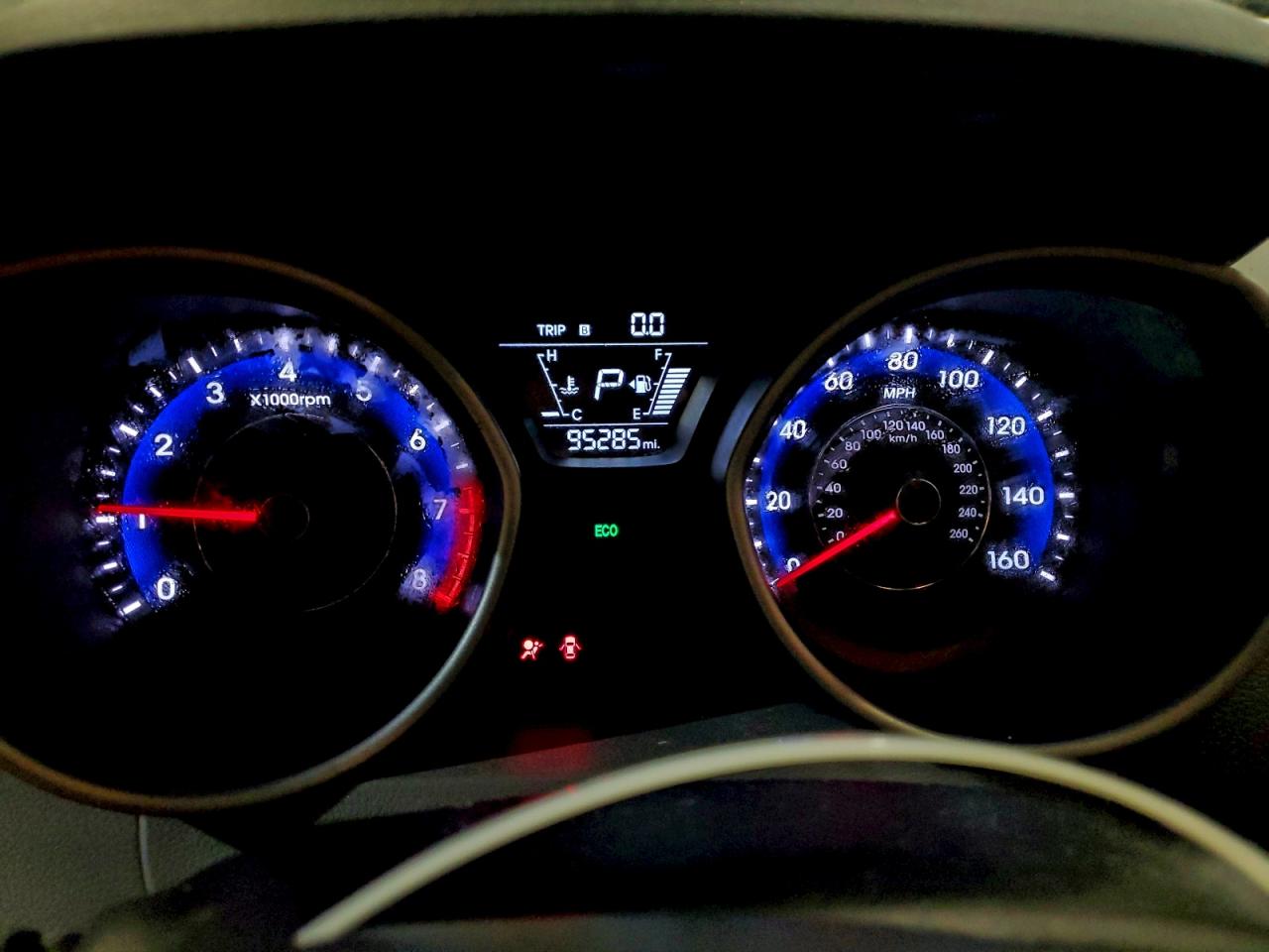 2014 HYUNDAI ELANTRA SE photo 25