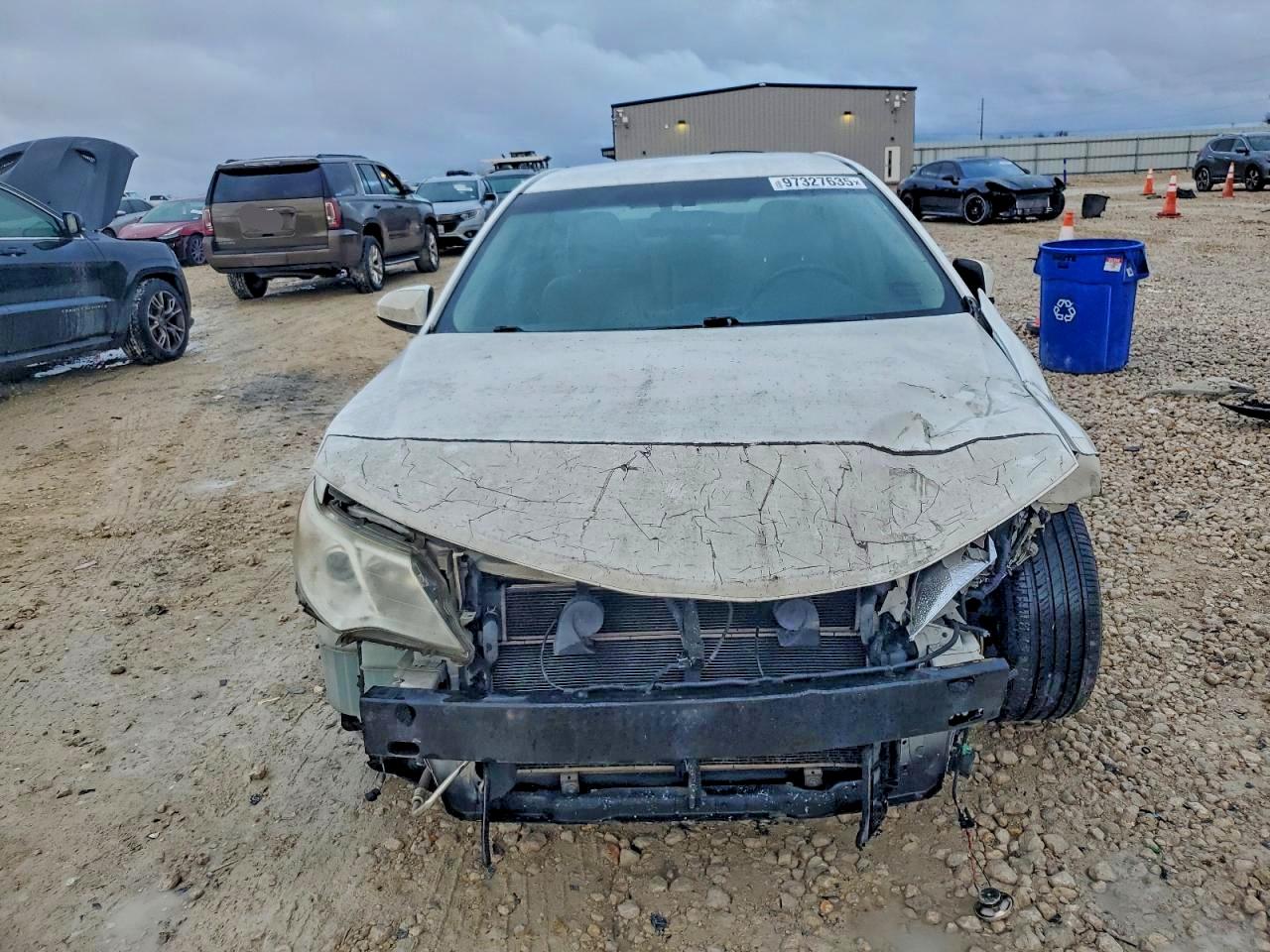 2013 TOYOTA CAMRY HYBRID photo 9