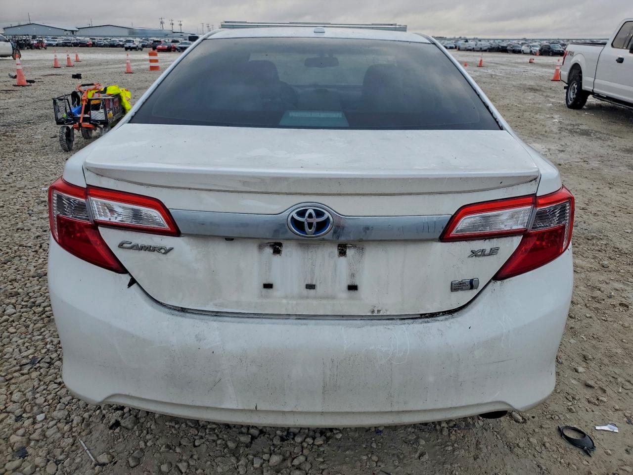 2013 TOYOTA CAMRY HYBRID photo 11