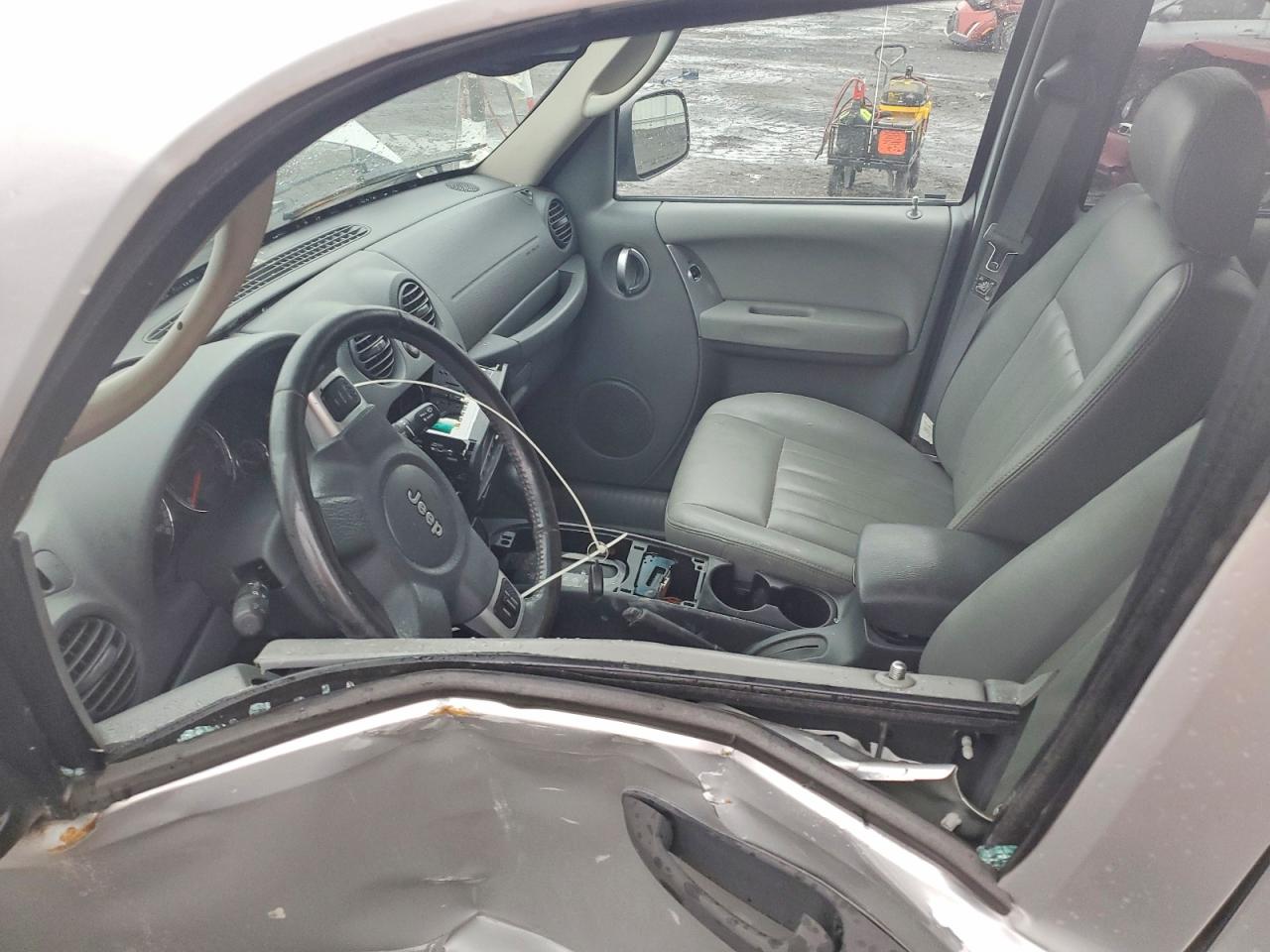 2005 JEEP LIBERTY LIMITED photo 19