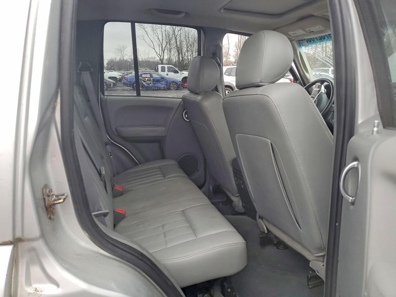 2005 JEEP LIBERTY LIMITED photo 28