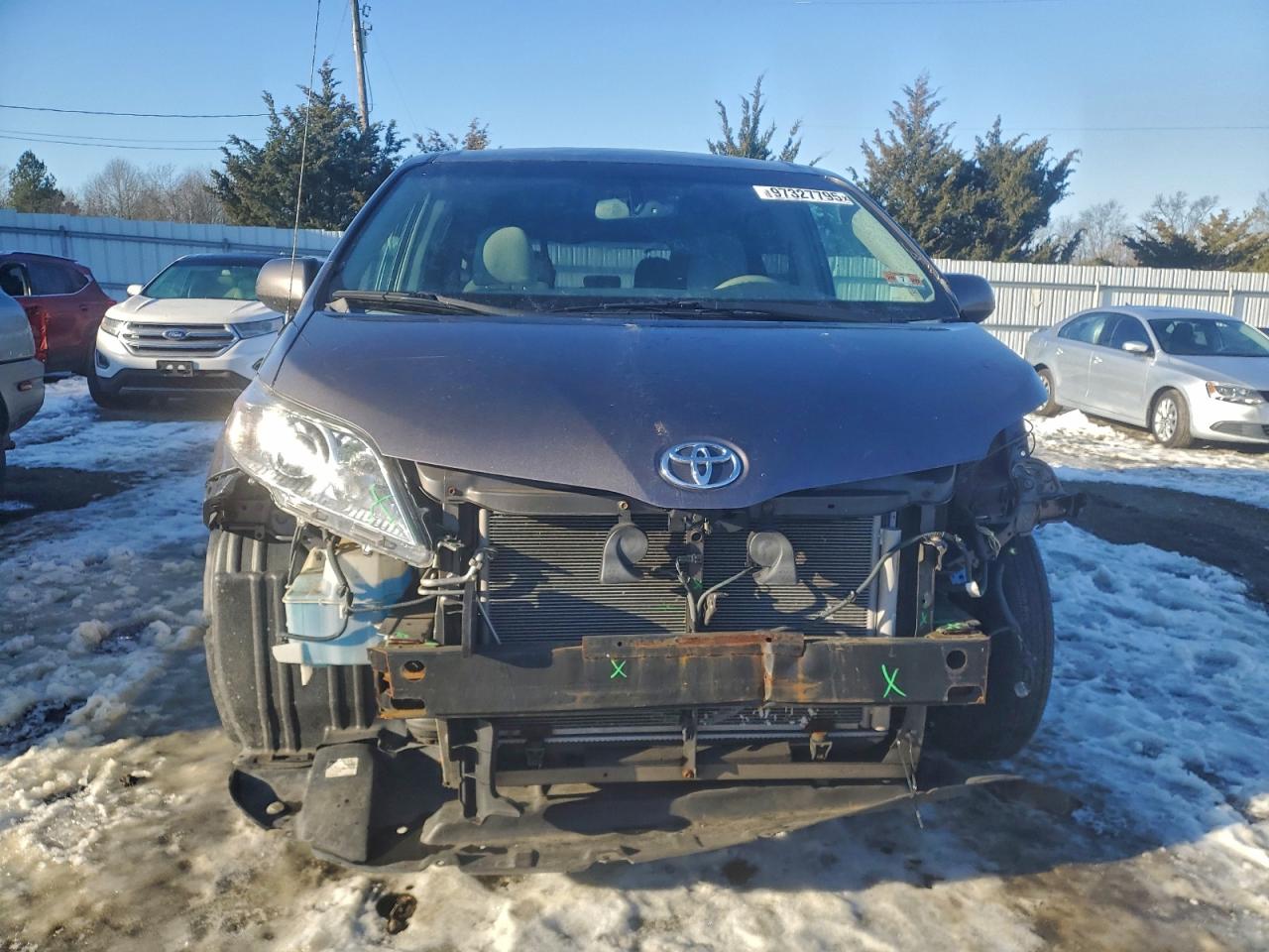 2013 TOYOTA SIENNA photo 5