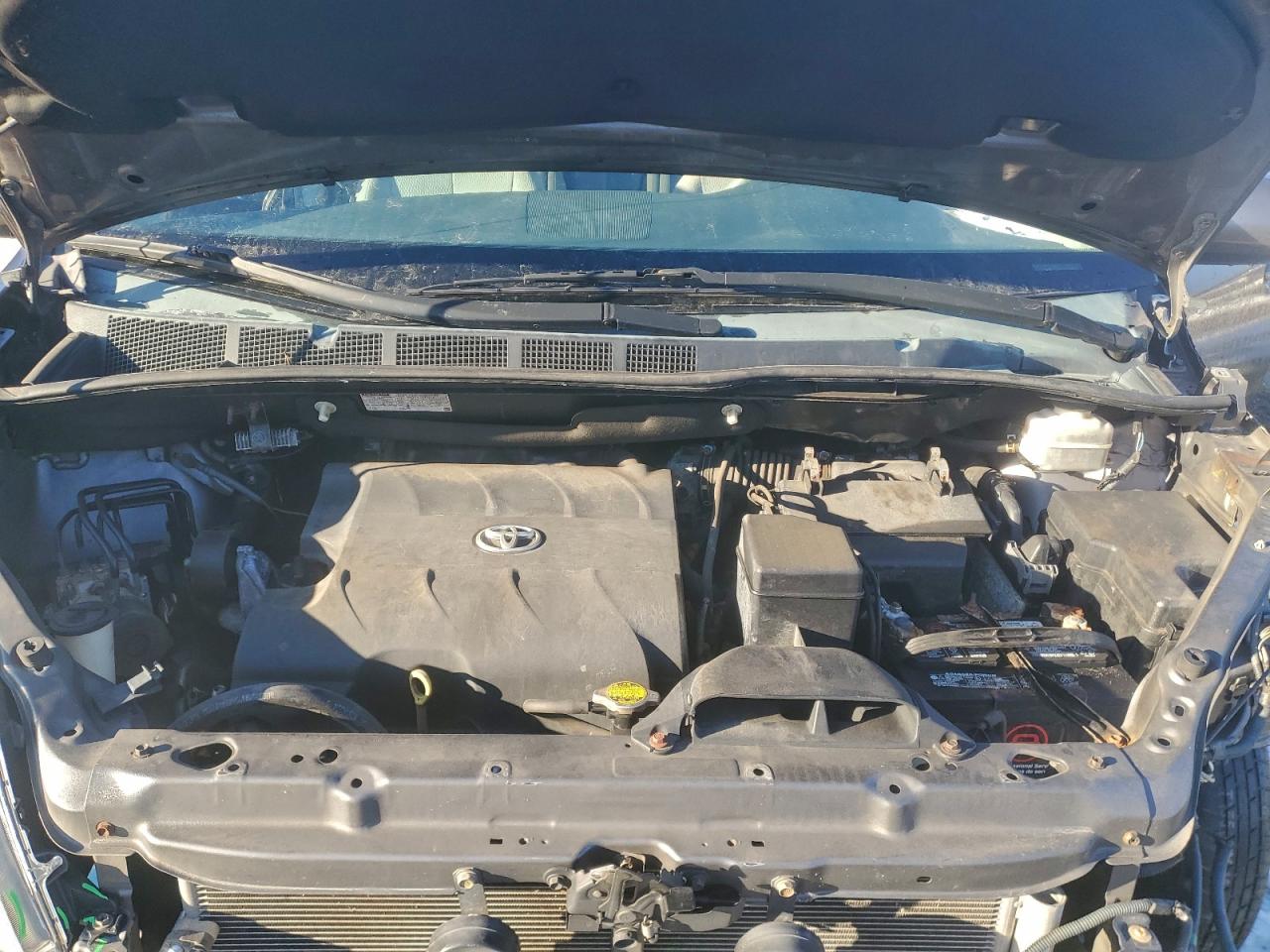 2013 TOYOTA SIENNA photo 12