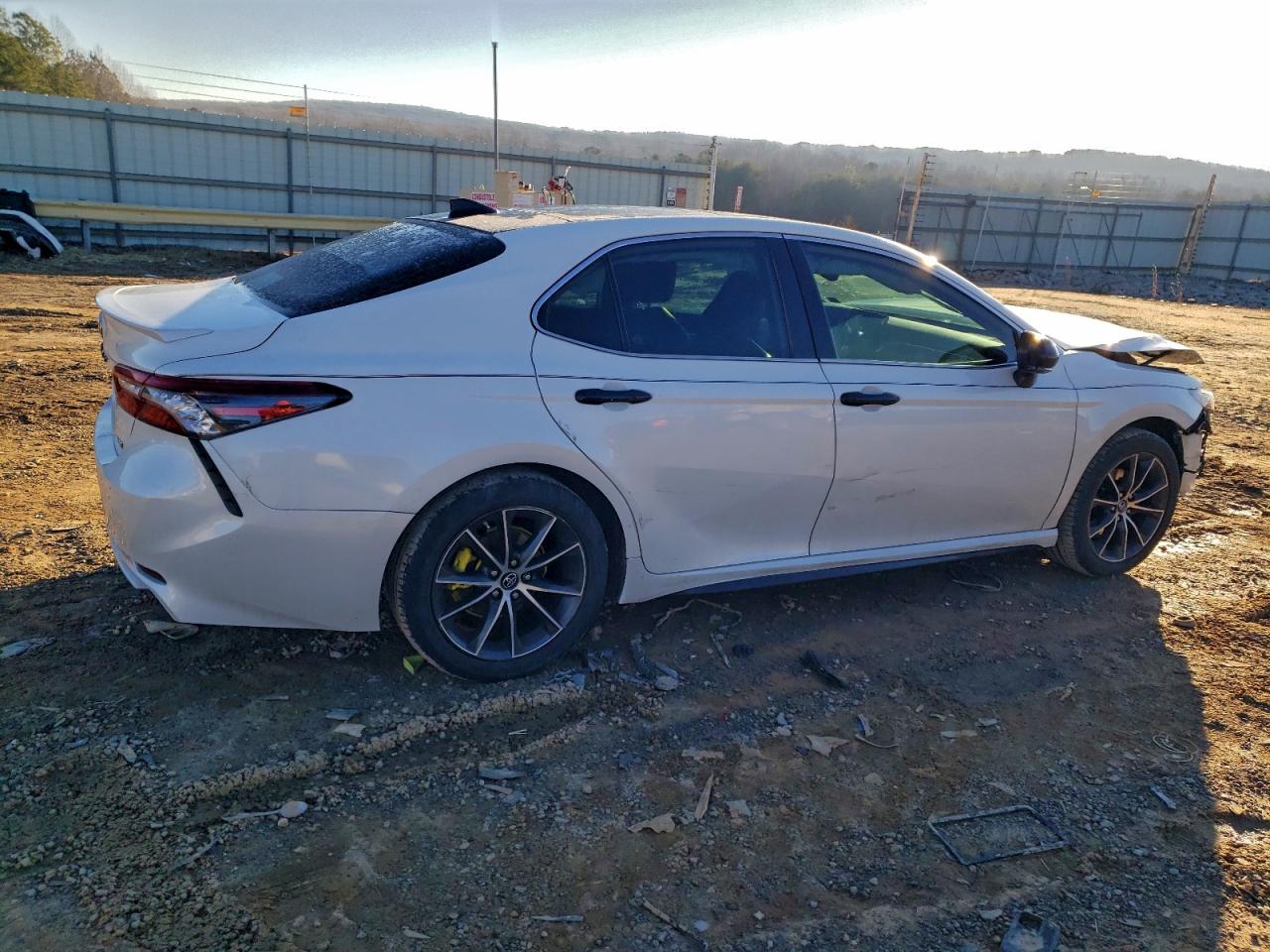 2021 TOYOTA CAMRY XSE photo 3