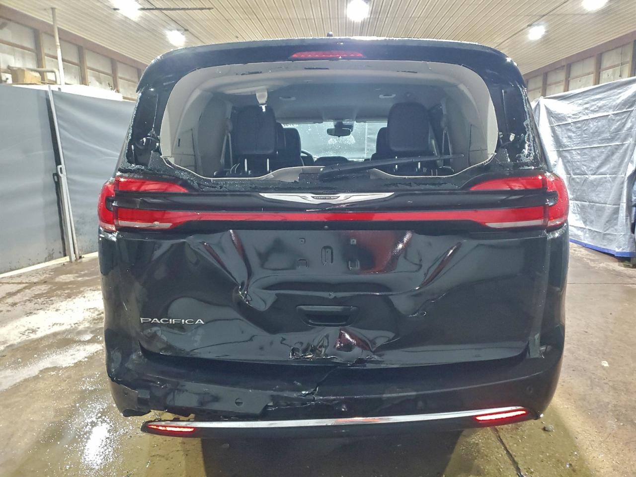 2024 CHRYSLER PACIFICA TOURING L photo 6