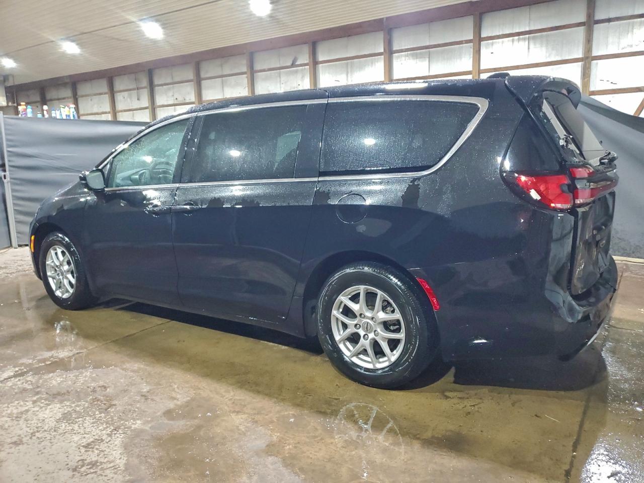 2024 CHRYSLER PACIFICA TOURING L photo 2