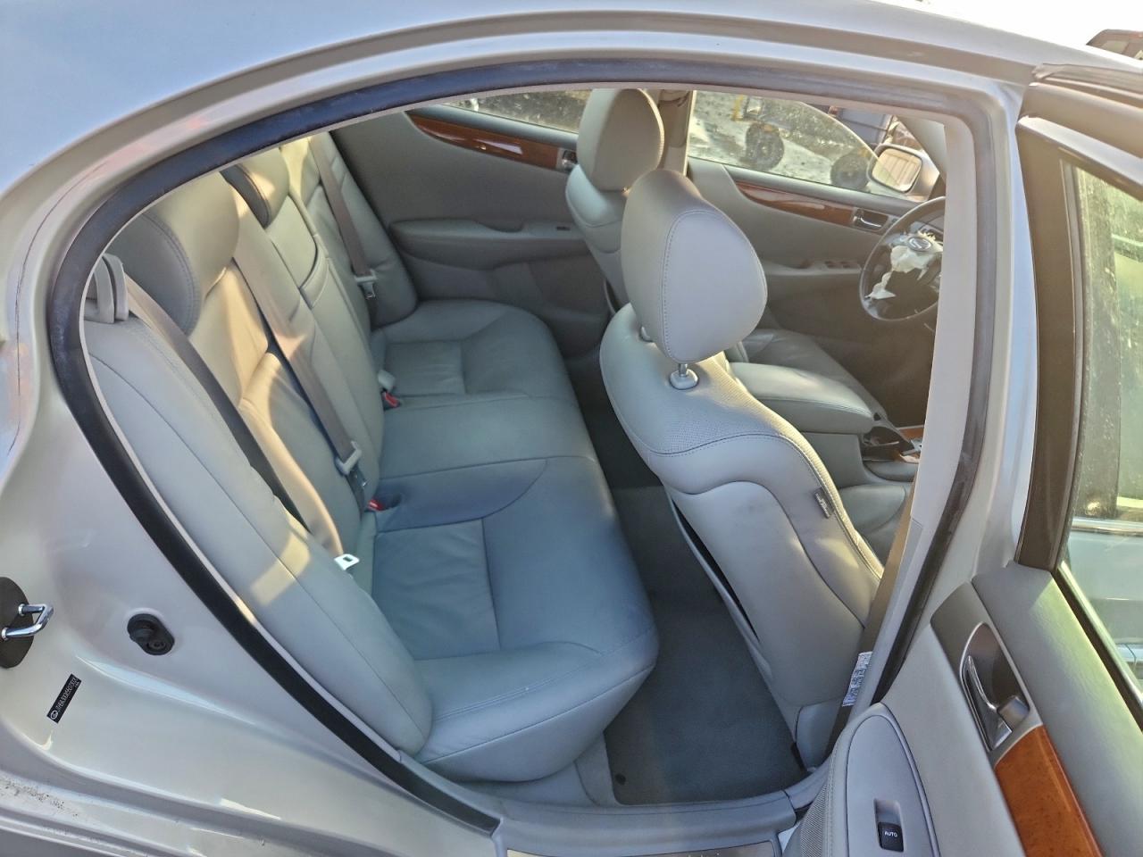 2005 LEXUS ES 330 photo 19