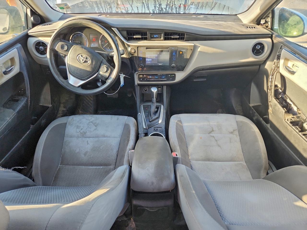 2017 TOYOTA COROLLA L photo 8