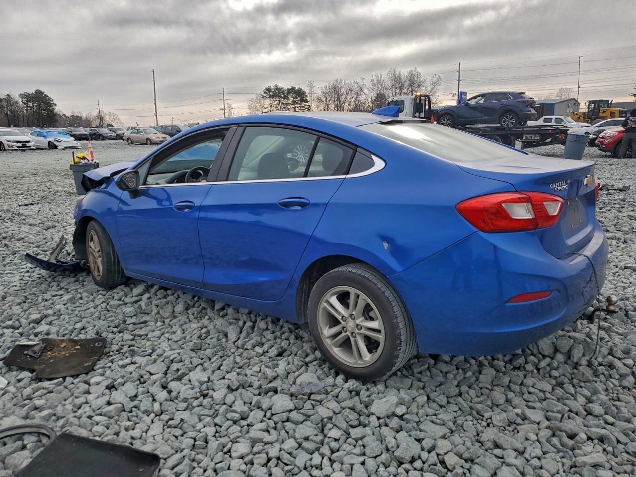 2016 CHEVROLET CRUZE LT photo 2