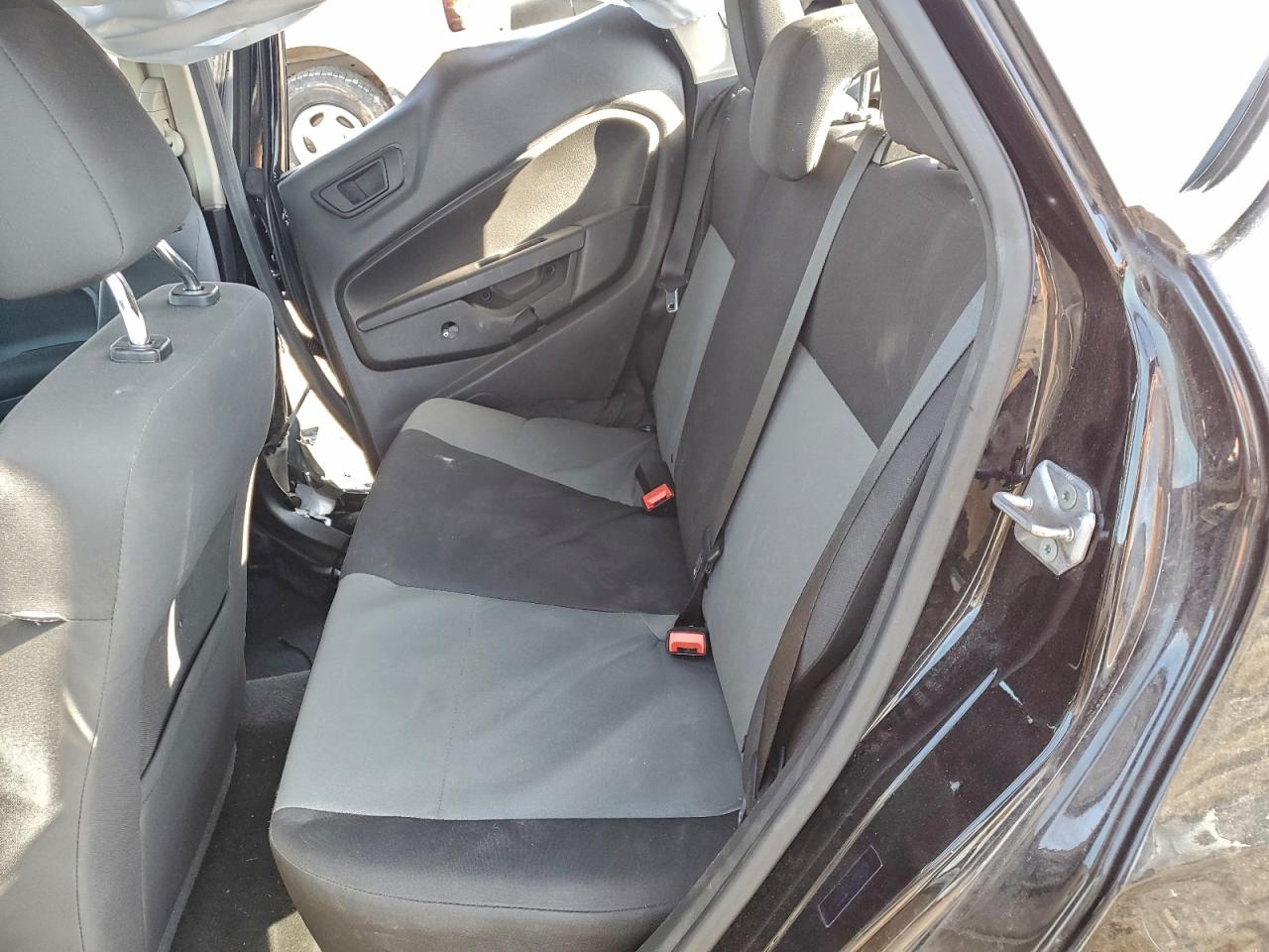 2016 FORD FIESTA S photo 10