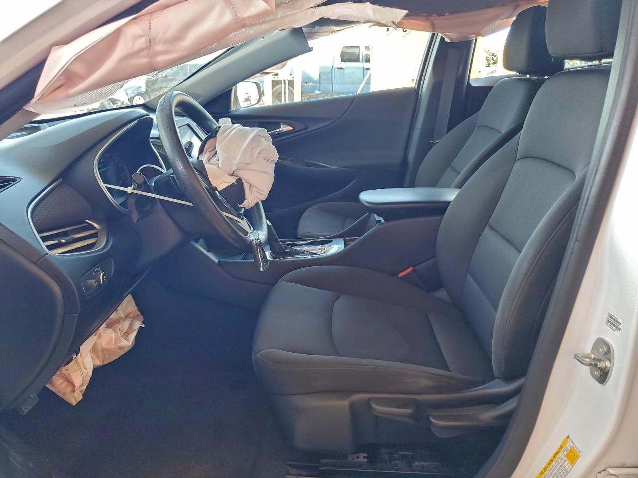 2018 CHEVROLET MALIBU LS photo 13
