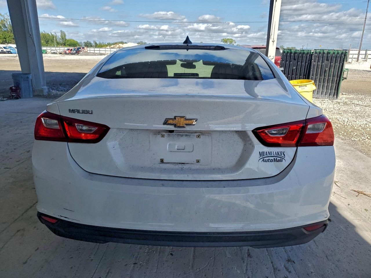 2018 CHEVROLET MALIBU LS photo 11