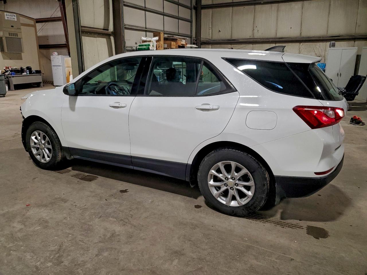 2019 CHEVROLET EQUINOX LS photo 3