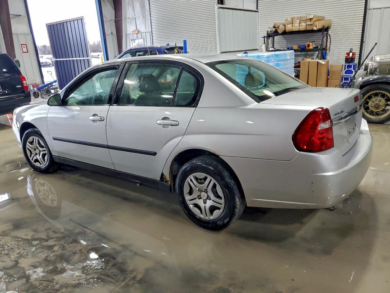 2005 CHEVROLET MALIBU photo 2