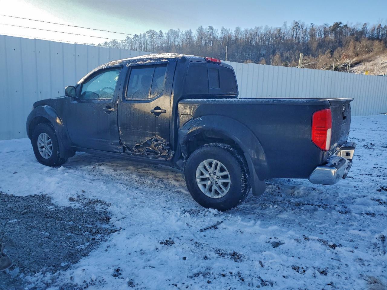 2018 NISSAN FRONTIER S photo 3