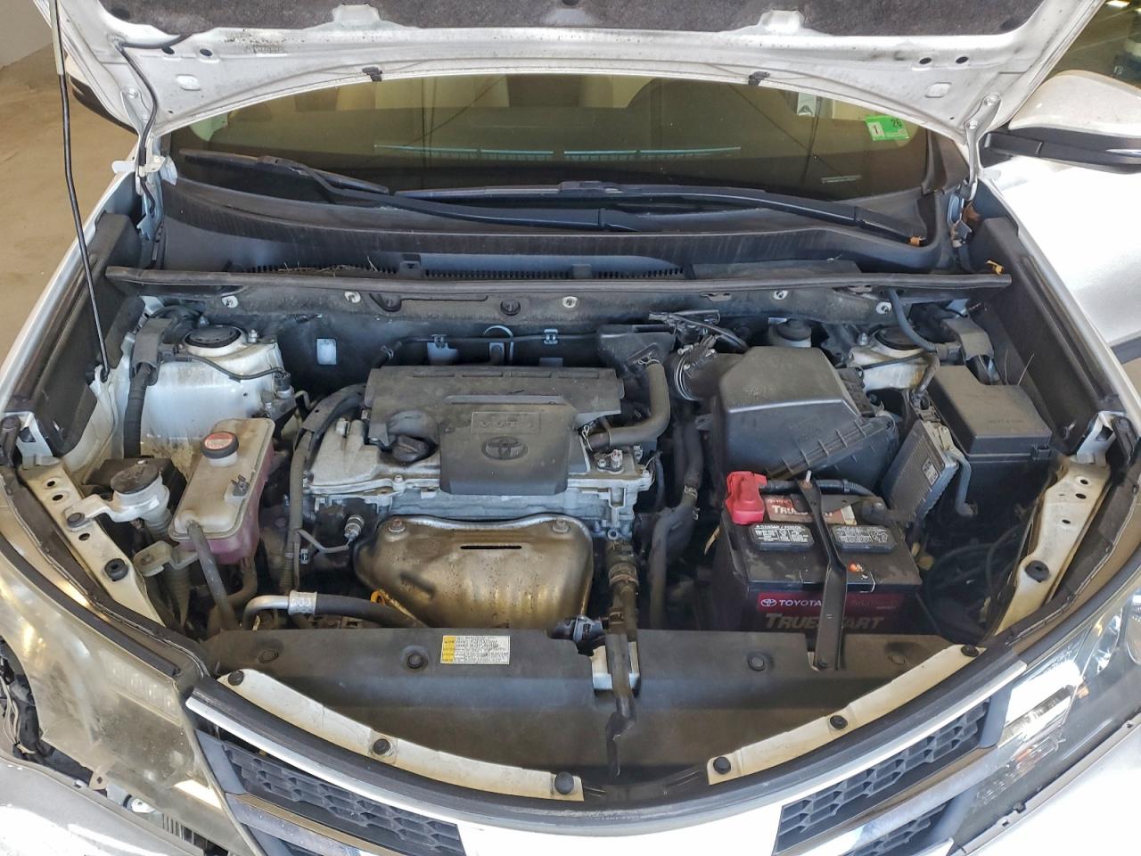 2015 TOYOTA RAV4 XLE photo 23