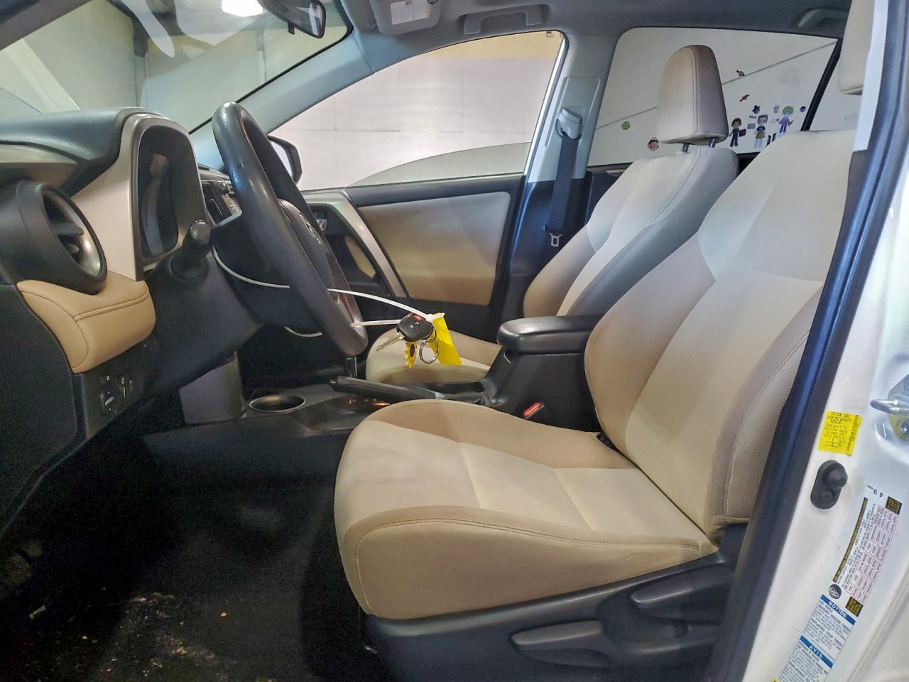 2015 TOYOTA RAV4 XLE photo 13
