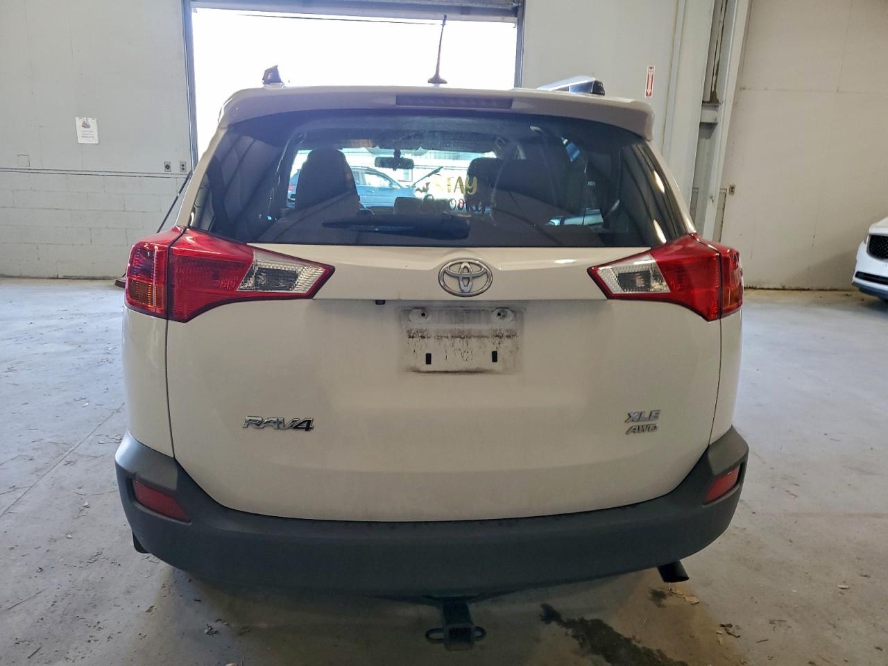 2015 TOYOTA RAV4 XLE photo 11