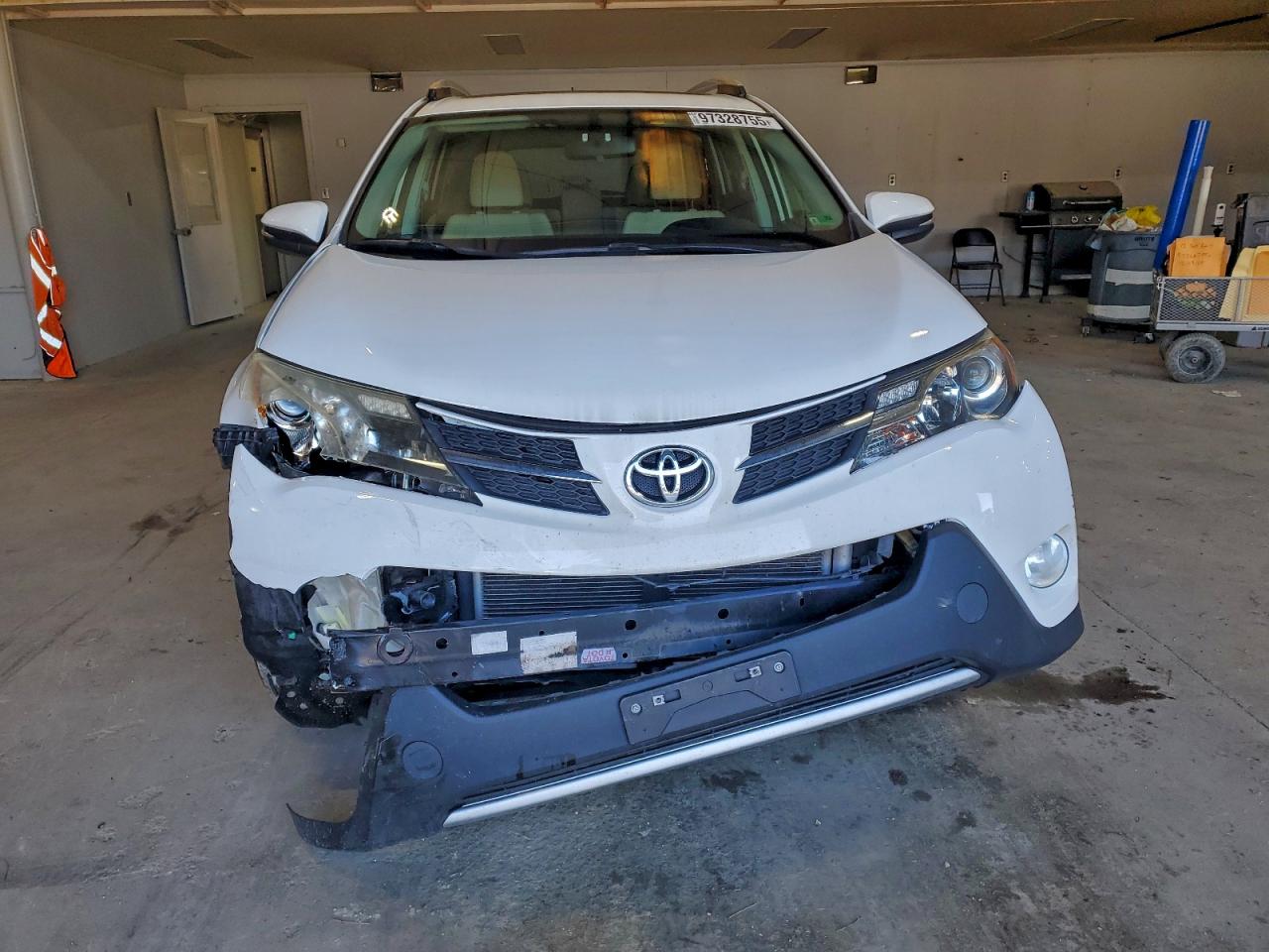 2015 TOYOTA RAV4 XLE photo 9