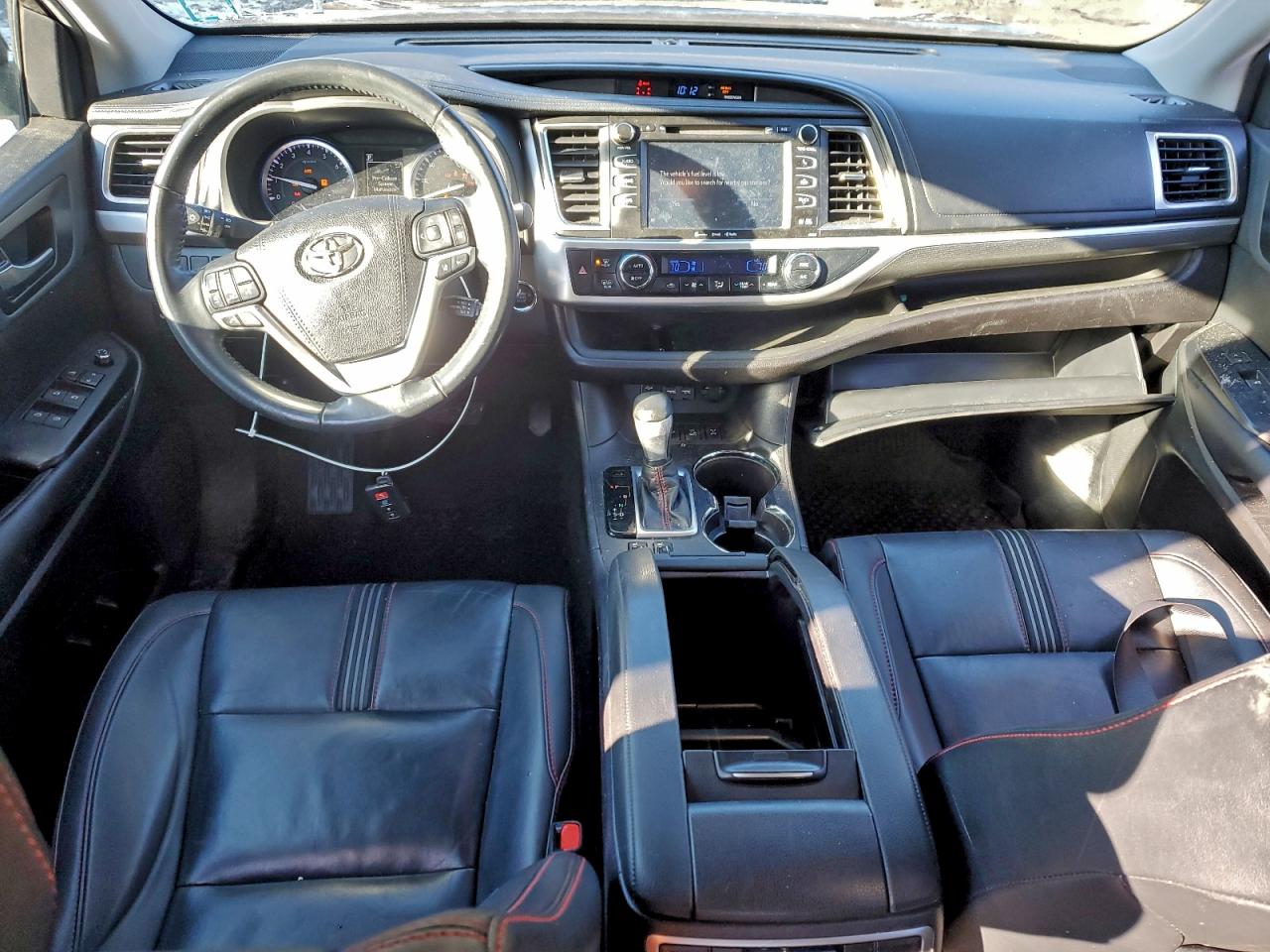 2019 TOYOTA HIGHLANDER SE photo 15