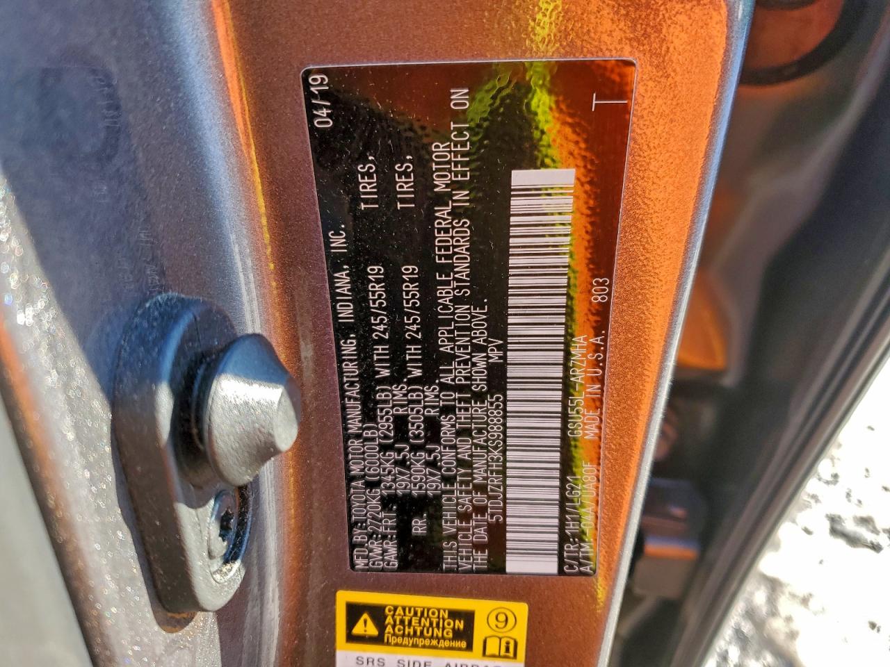 2019 TOYOTA HIGHLANDER SE photo 25