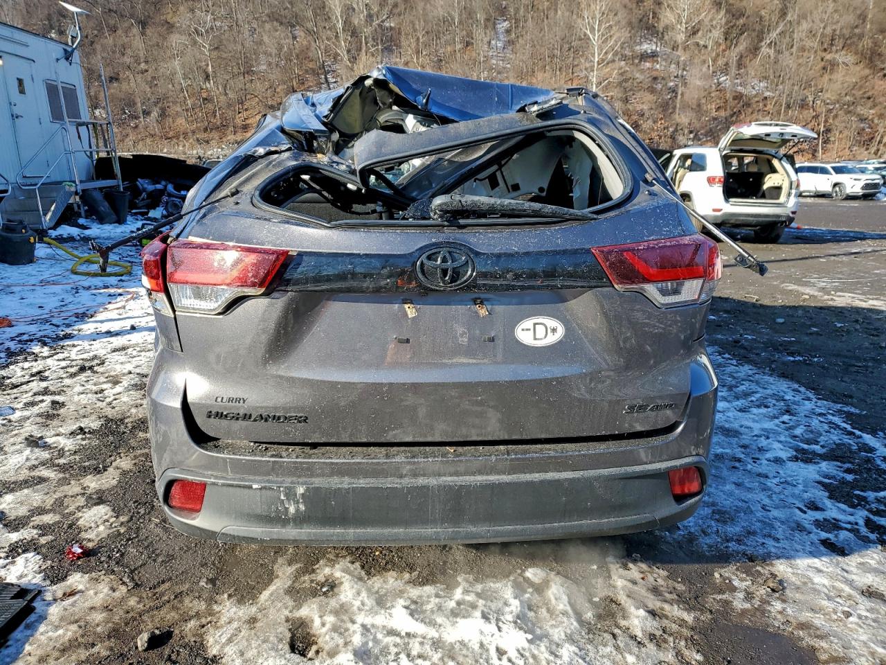 2019 TOYOTA HIGHLANDER SE photo 11