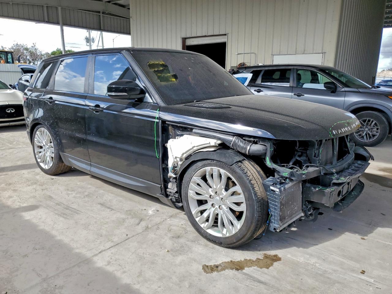 2017 LAND ROVER RANGE ROVER SPORT HSE photo 4