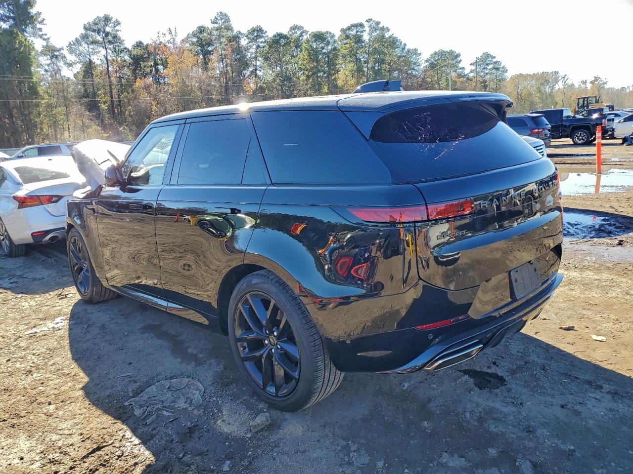 2023 LAND ROVER RANGE ROVER SPORT DYNAMIC SE photo 3