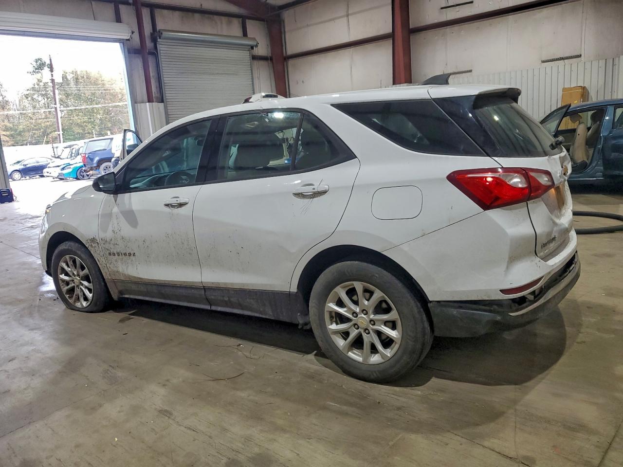 2018 CHEVROLET EQUINOX LS photo 4
