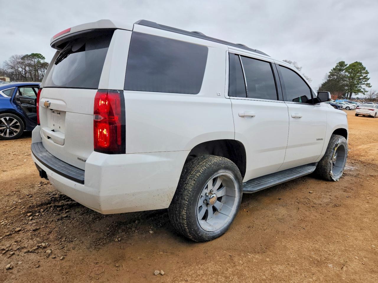 2017 CHEVROLET TAHOE C1500 LT photo 3