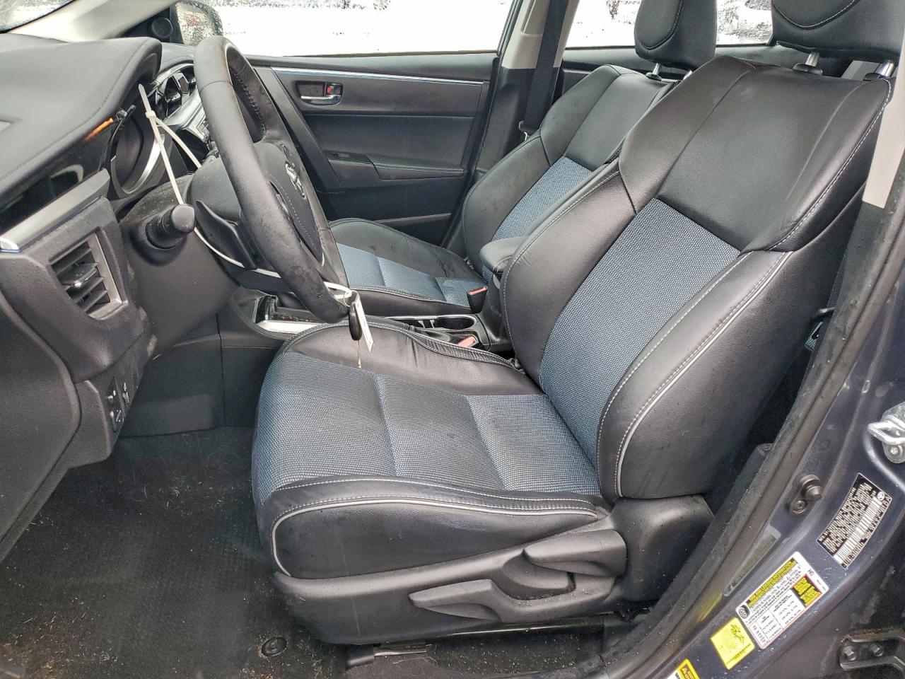 2015 TOYOTA COROLLA L photo 13