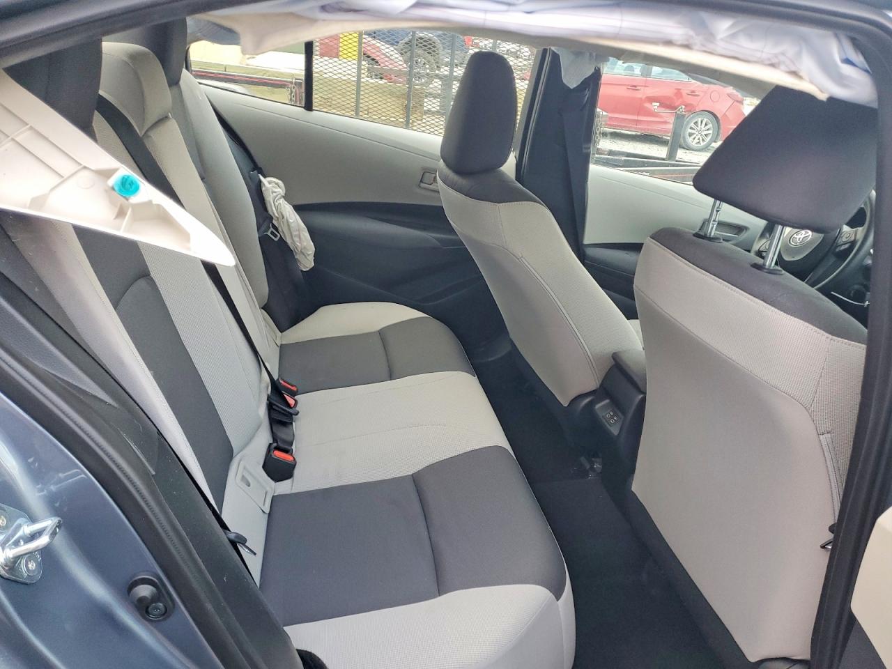 2025 TOYOTA COROLLA LE photo 19