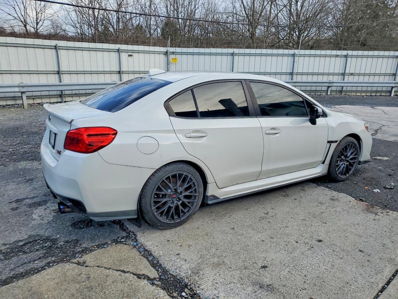 2016 SUBARU WRX STI photo 5