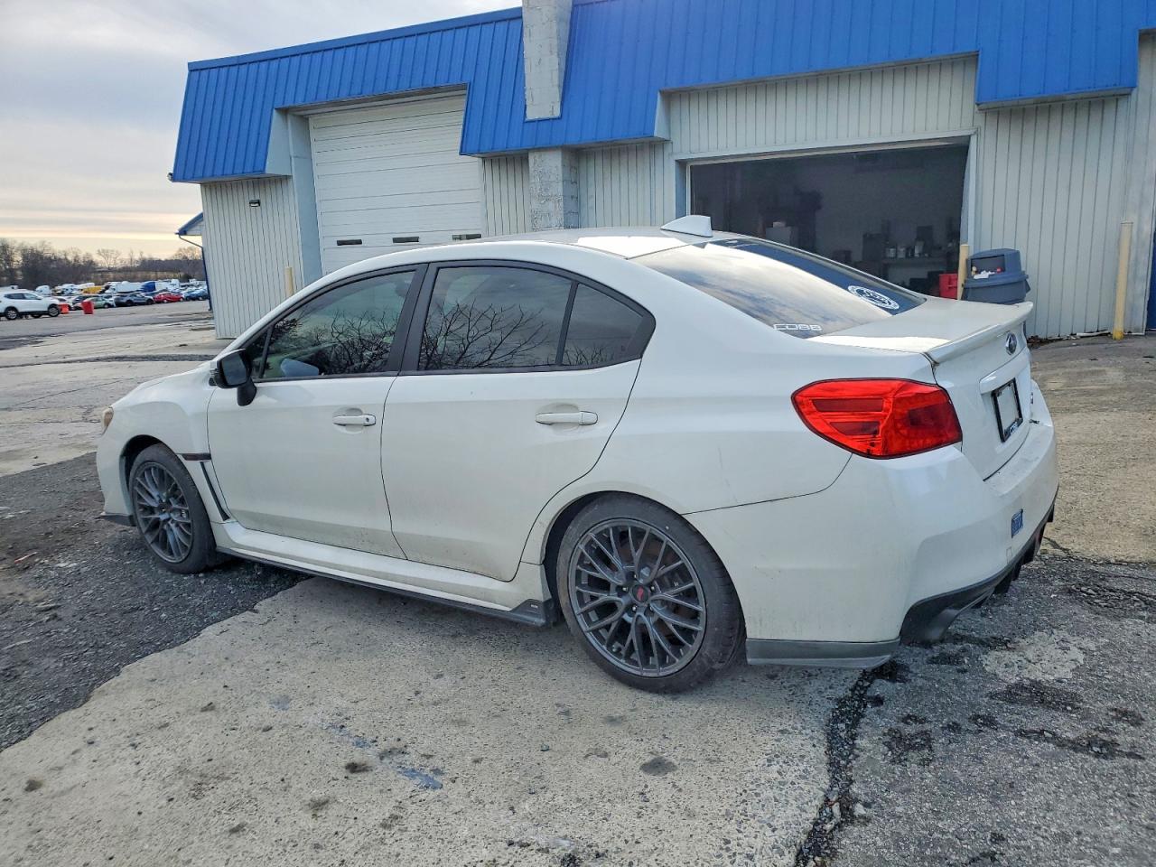 2016 SUBARU WRX STI photo 3