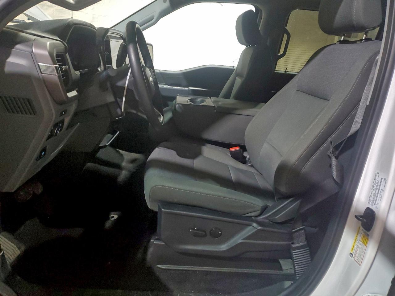 2025 FORD F150 XLT photo 7