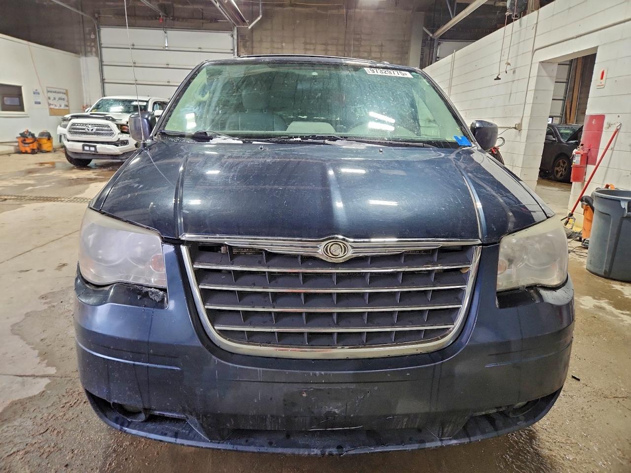 2008 CHRYSLER TOWN & COUNTRY TOURING photo 9