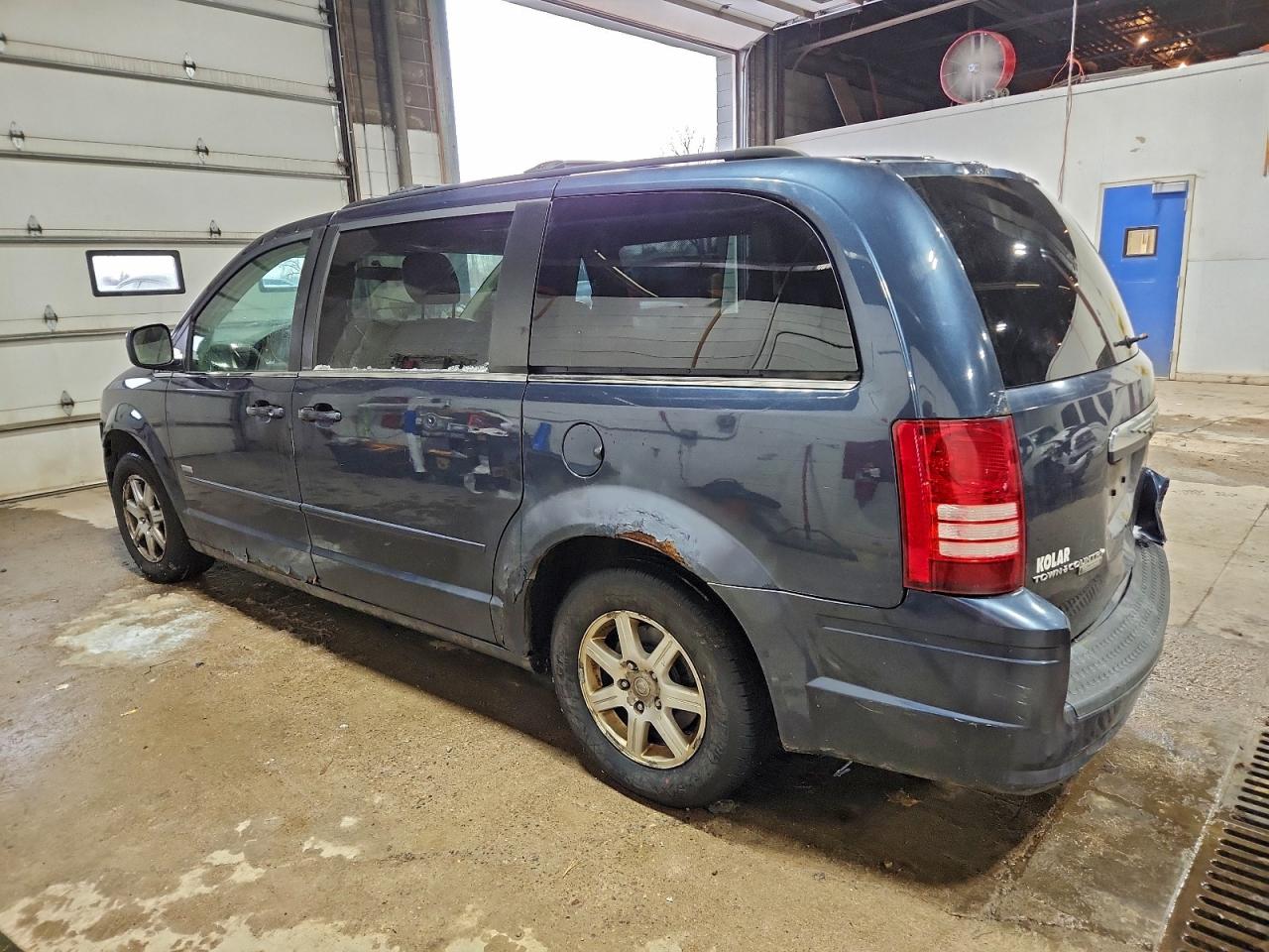2008 CHRYSLER TOWN & COUNTRY TOURING photo 3
