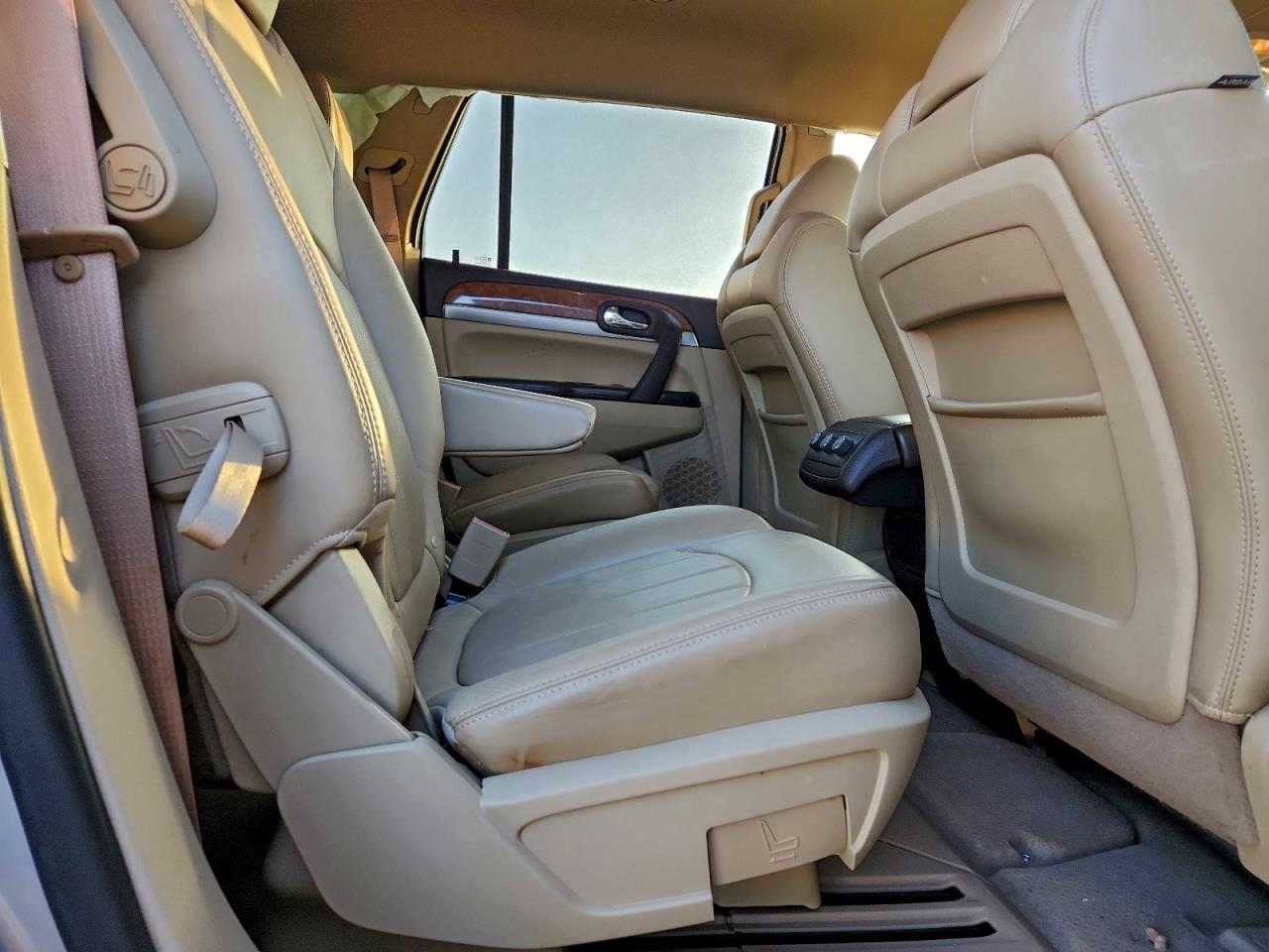 2011 BUICK ENCLAVE CXL photo 21