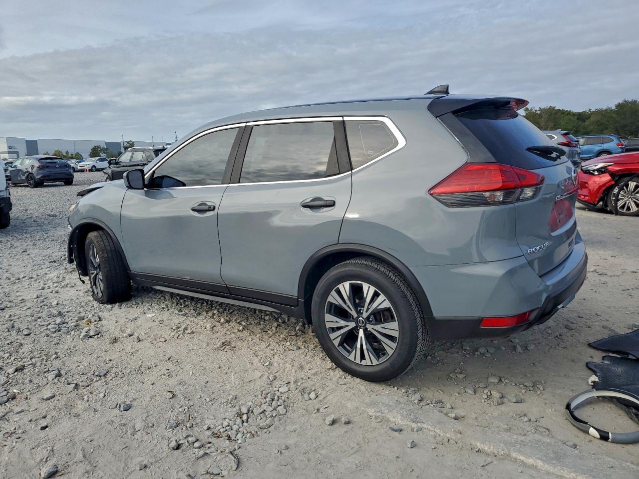 2017 NISSAN ROGUE S photo 2