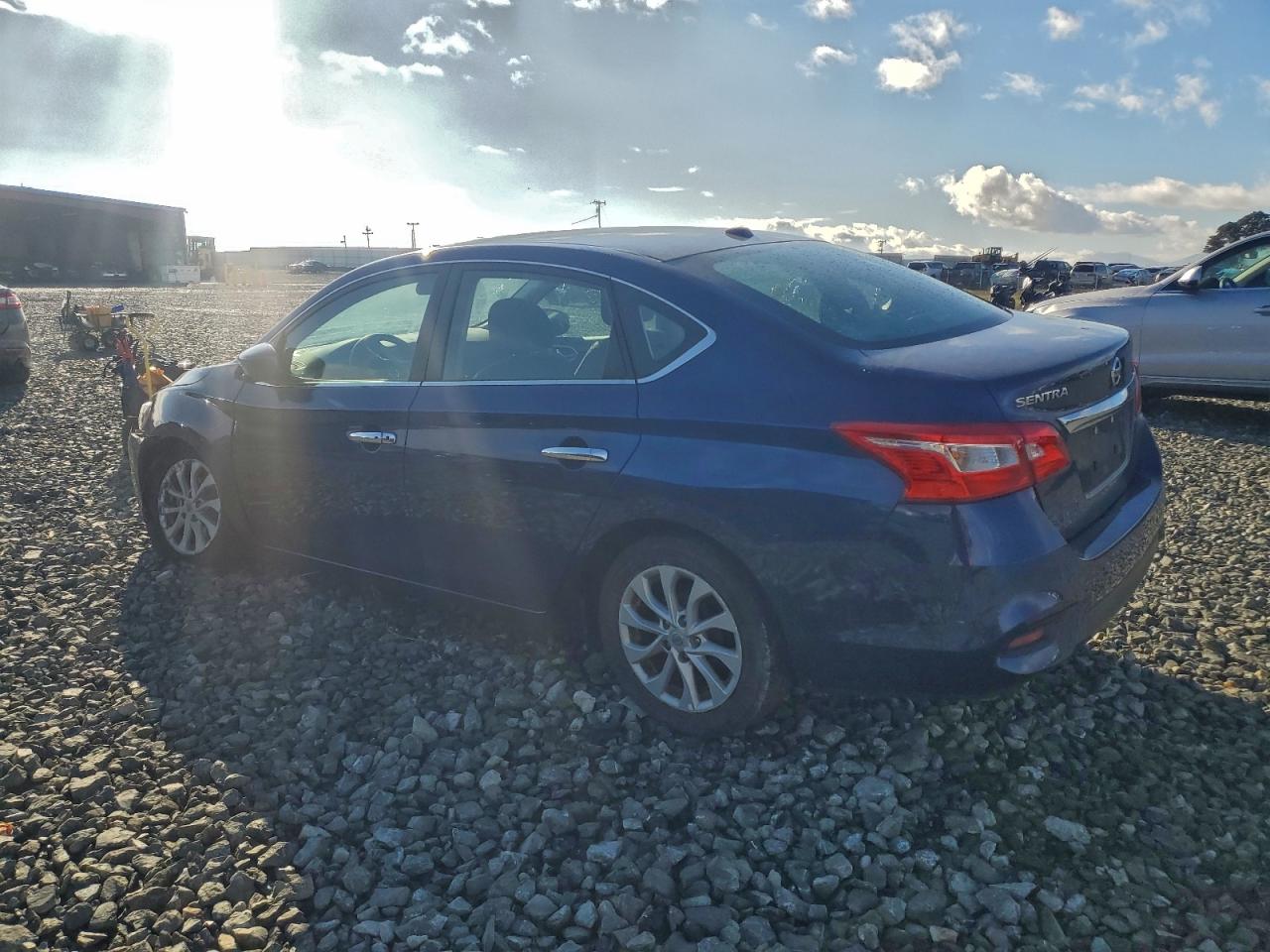 2018 NISSAN SENTRA SV photo 3