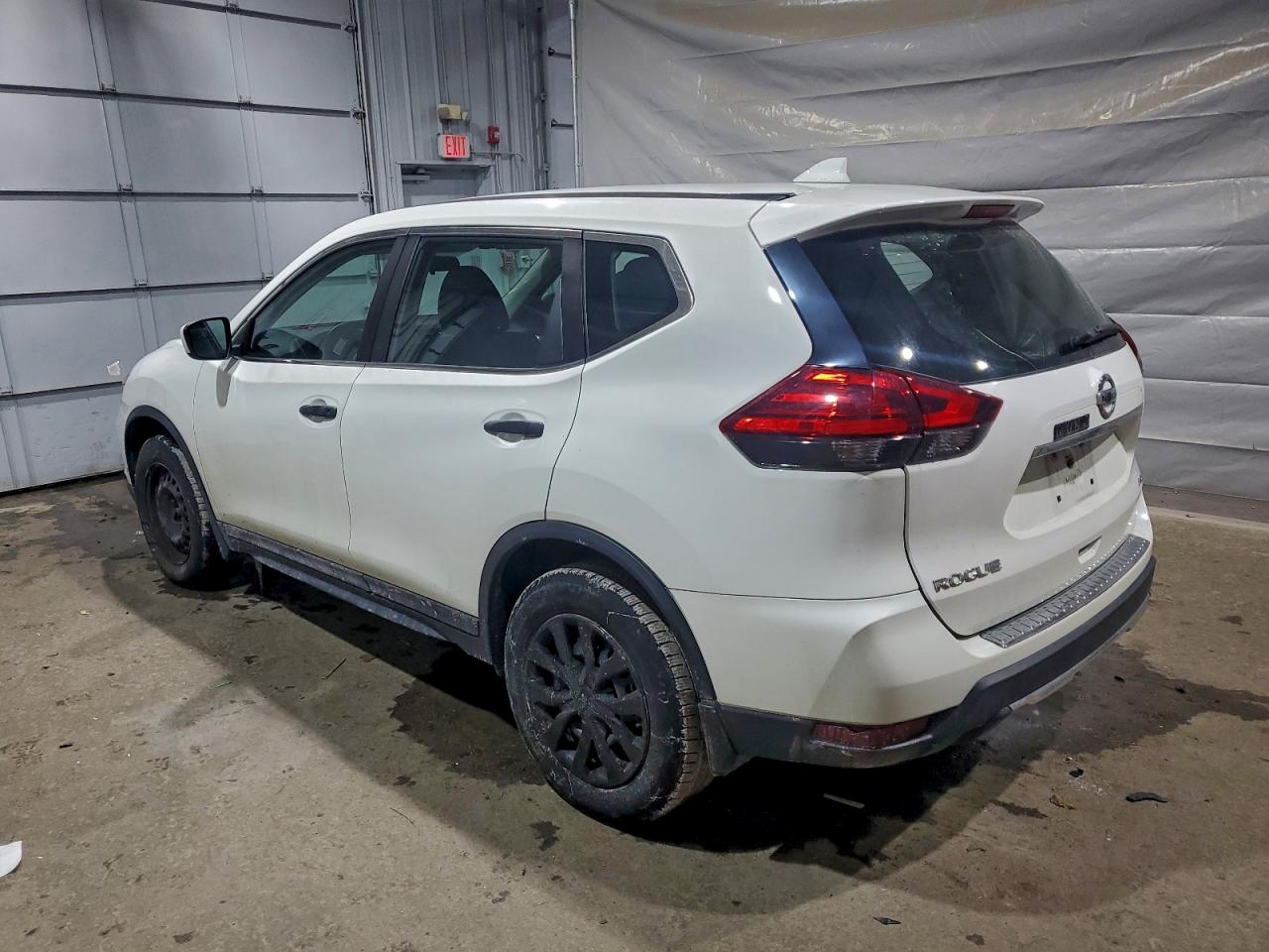 2017 NISSAN ROGUE SV photo 2