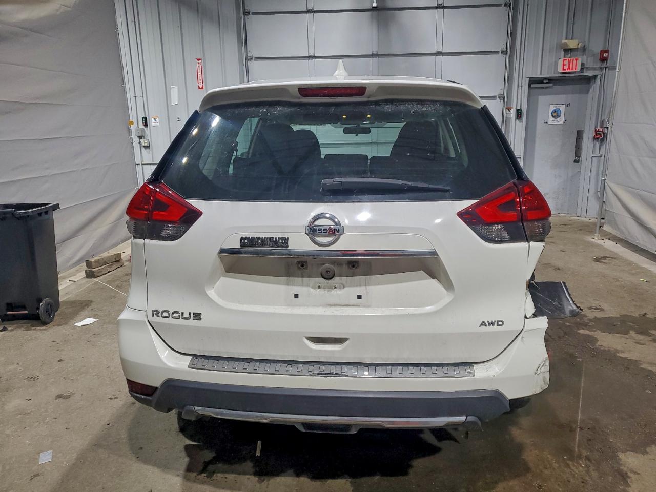 2017 NISSAN ROGUE SV photo 6