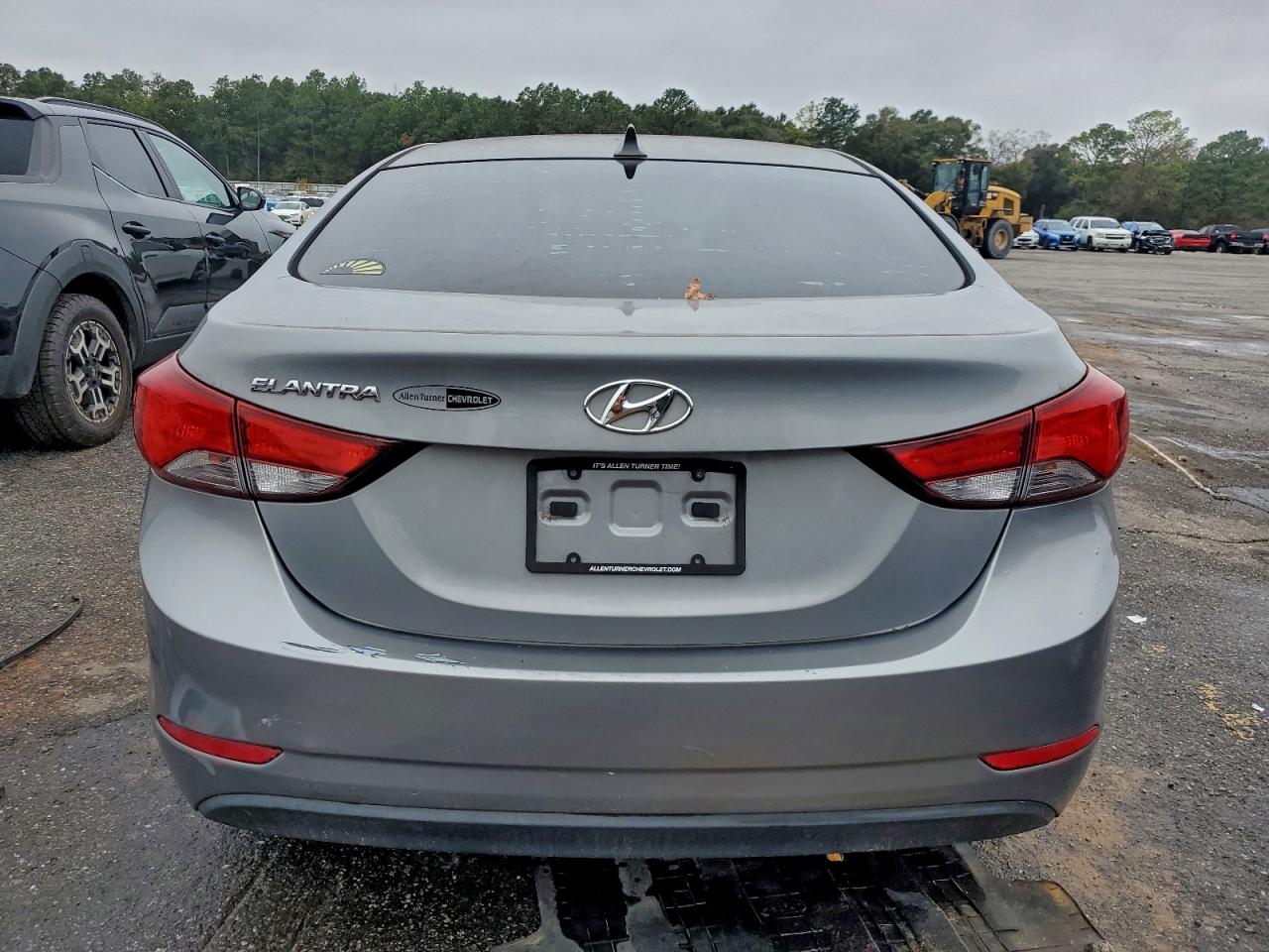 2015 HYUNDAI ELANTRA SE photo 6