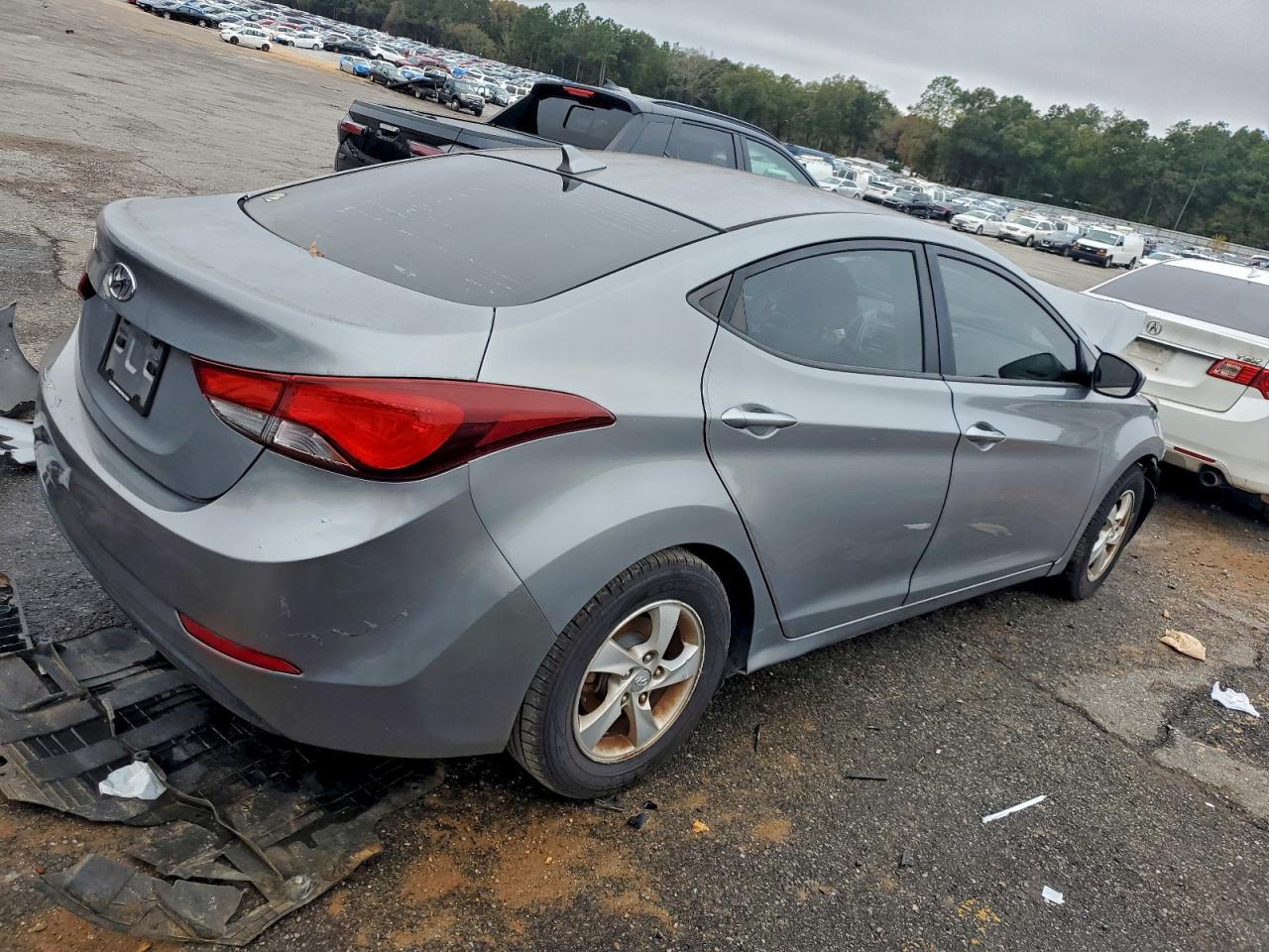 2015 HYUNDAI ELANTRA SE photo 3