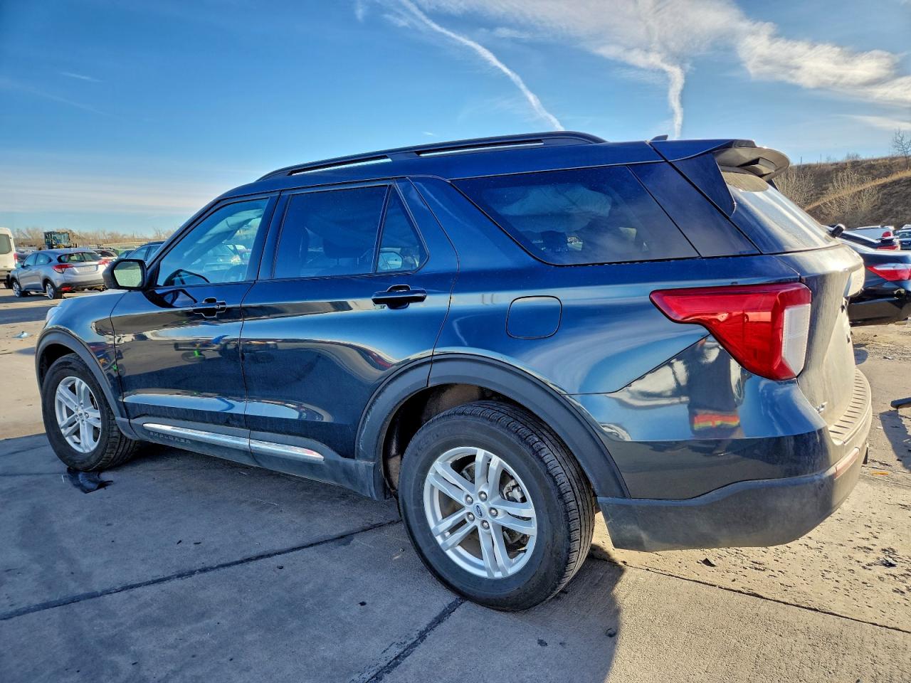 2024 FORD EXPLORER XLT photo 2