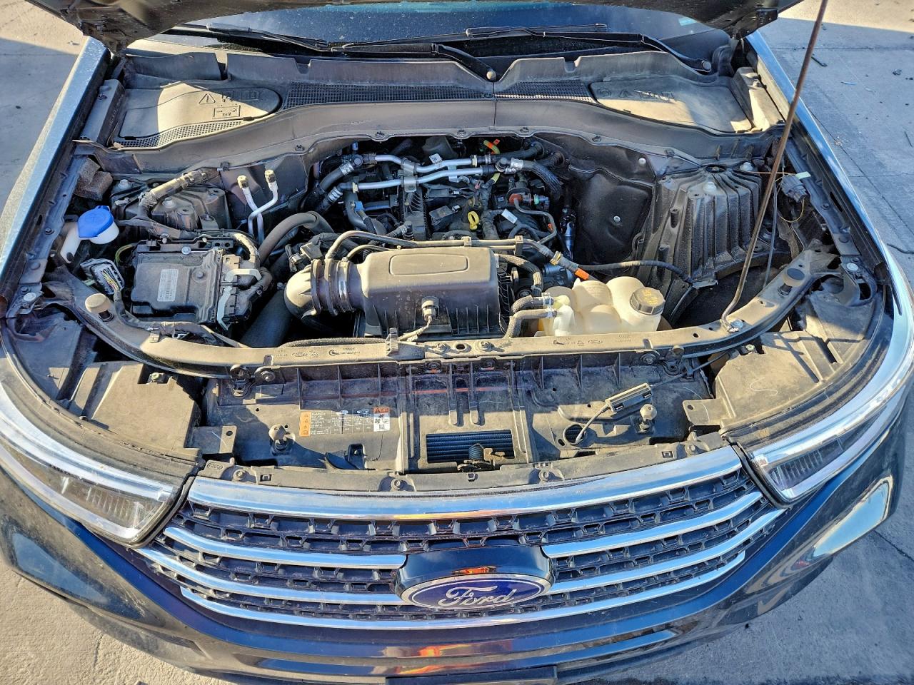 2024 FORD EXPLORER XLT photo 12
