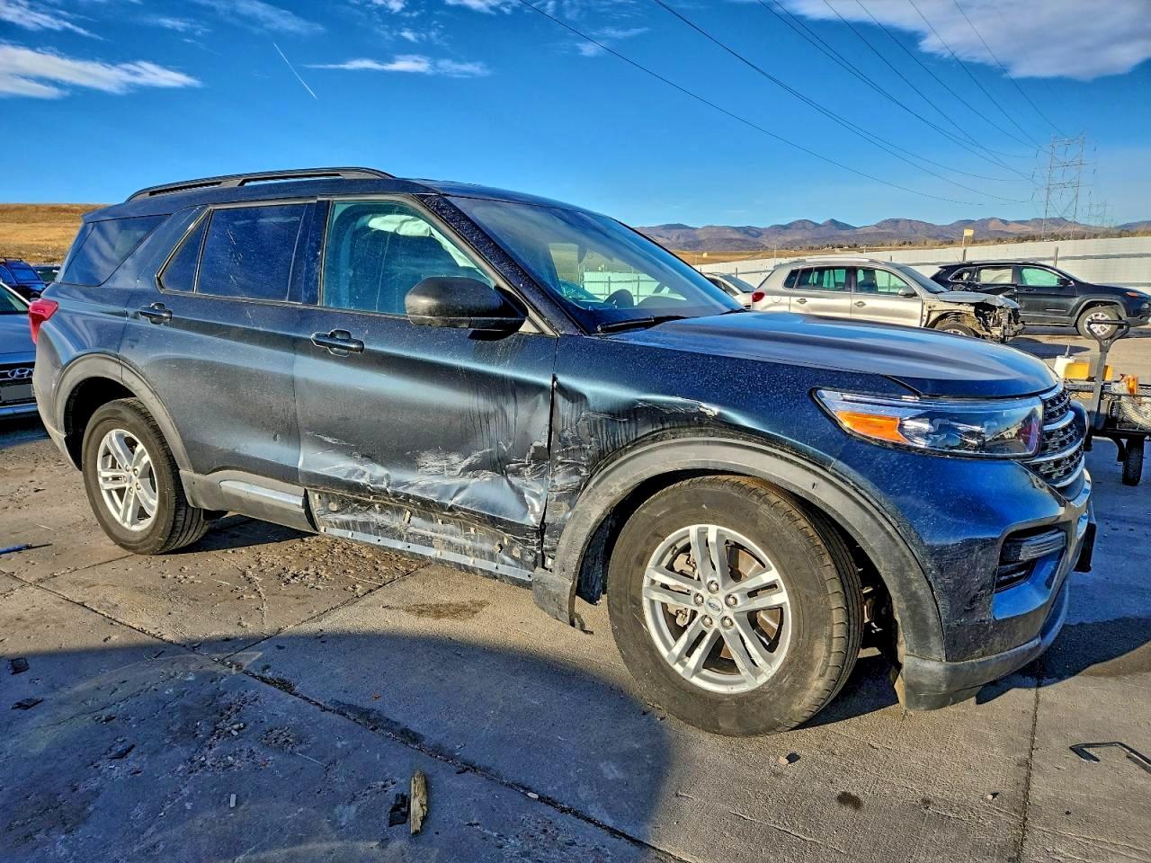 2024 FORD EXPLORER XLT photo 4