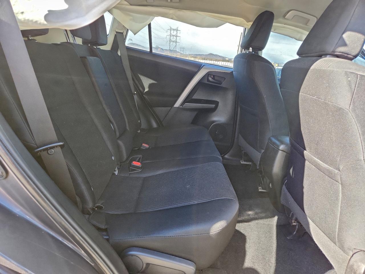 2016 TOYOTA RAV4 LE photo 11