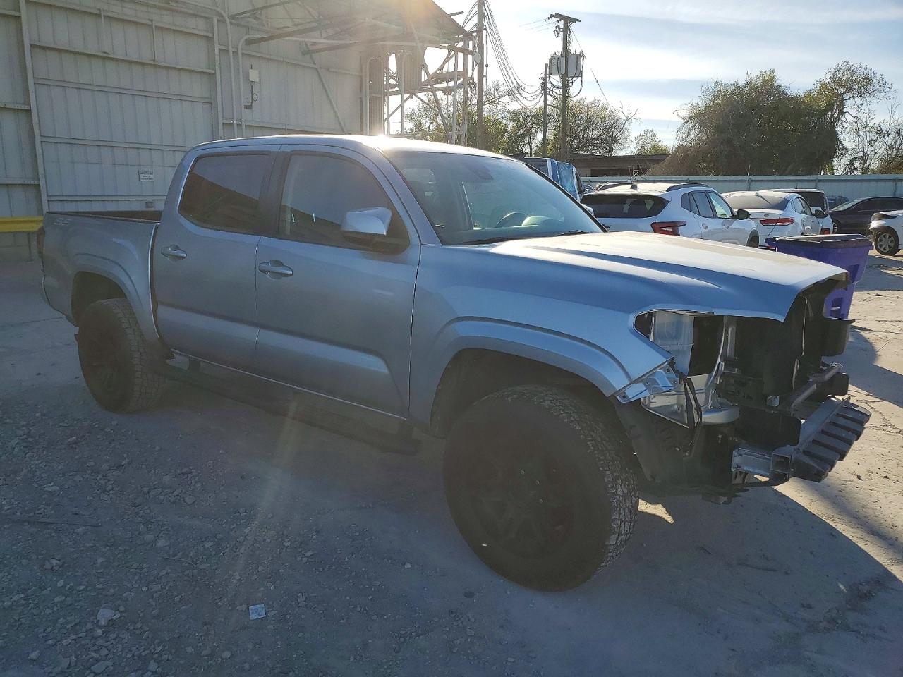 2022 TOYOTA TACOMA DOUBLE CAB photo 4