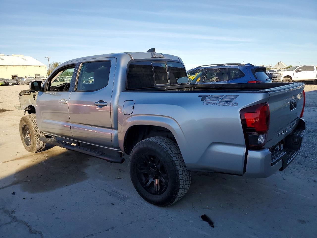 2022 TOYOTA TACOMA DOUBLE CAB photo 2